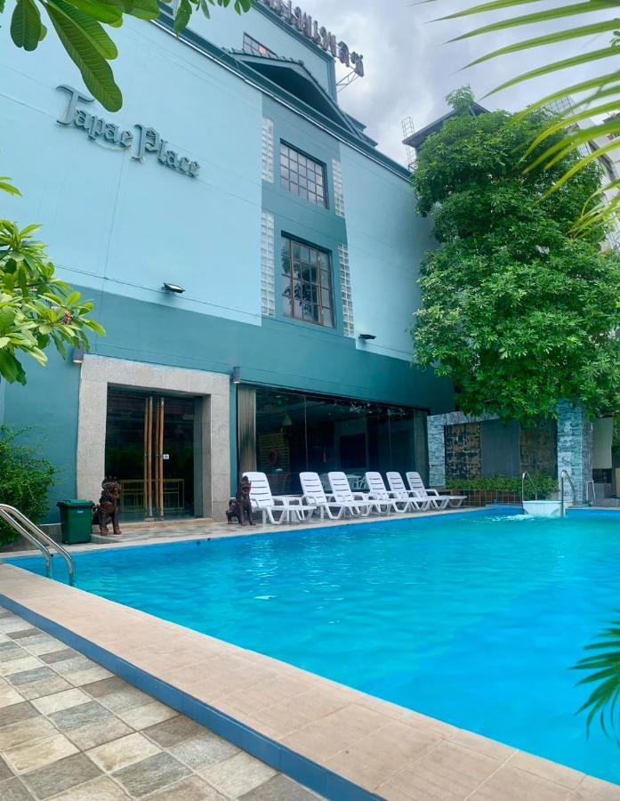 Thapaeplacehotel Chiang Mai Exterior photo