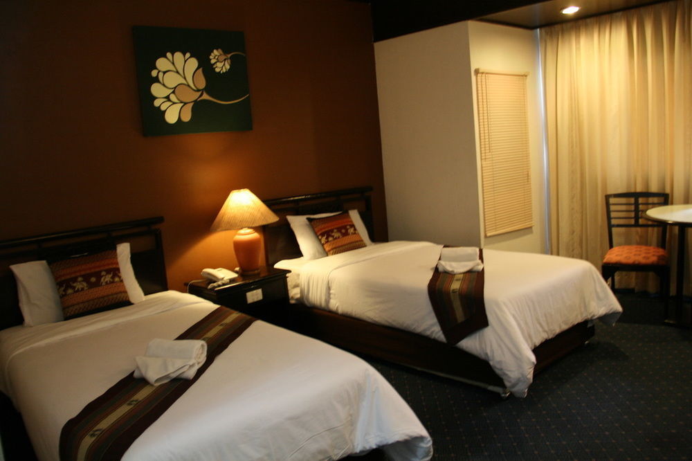 Thapaeplacehotel Chiang Mai Exterior photo