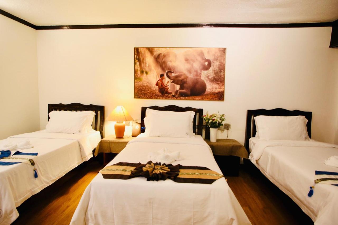 Thapaeplacehotel Chiang Mai Exterior photo