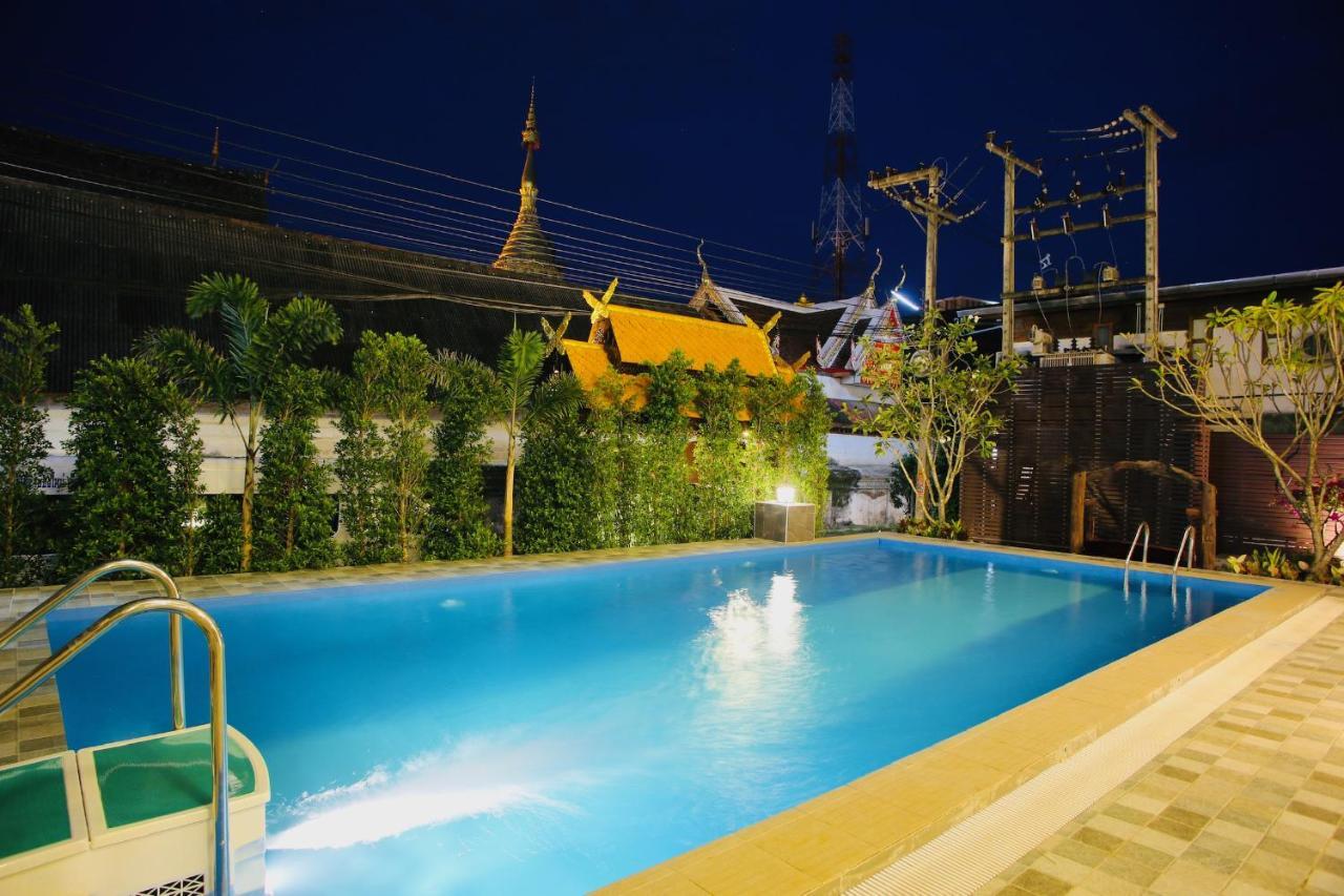 Thapaeplacehotel Chiang Mai Exterior photo