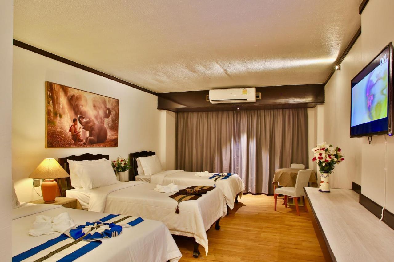 Thapaeplacehotel Chiang Mai Exterior photo