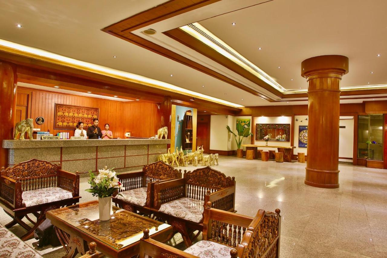Thapaeplacehotel Chiang Mai Exterior photo