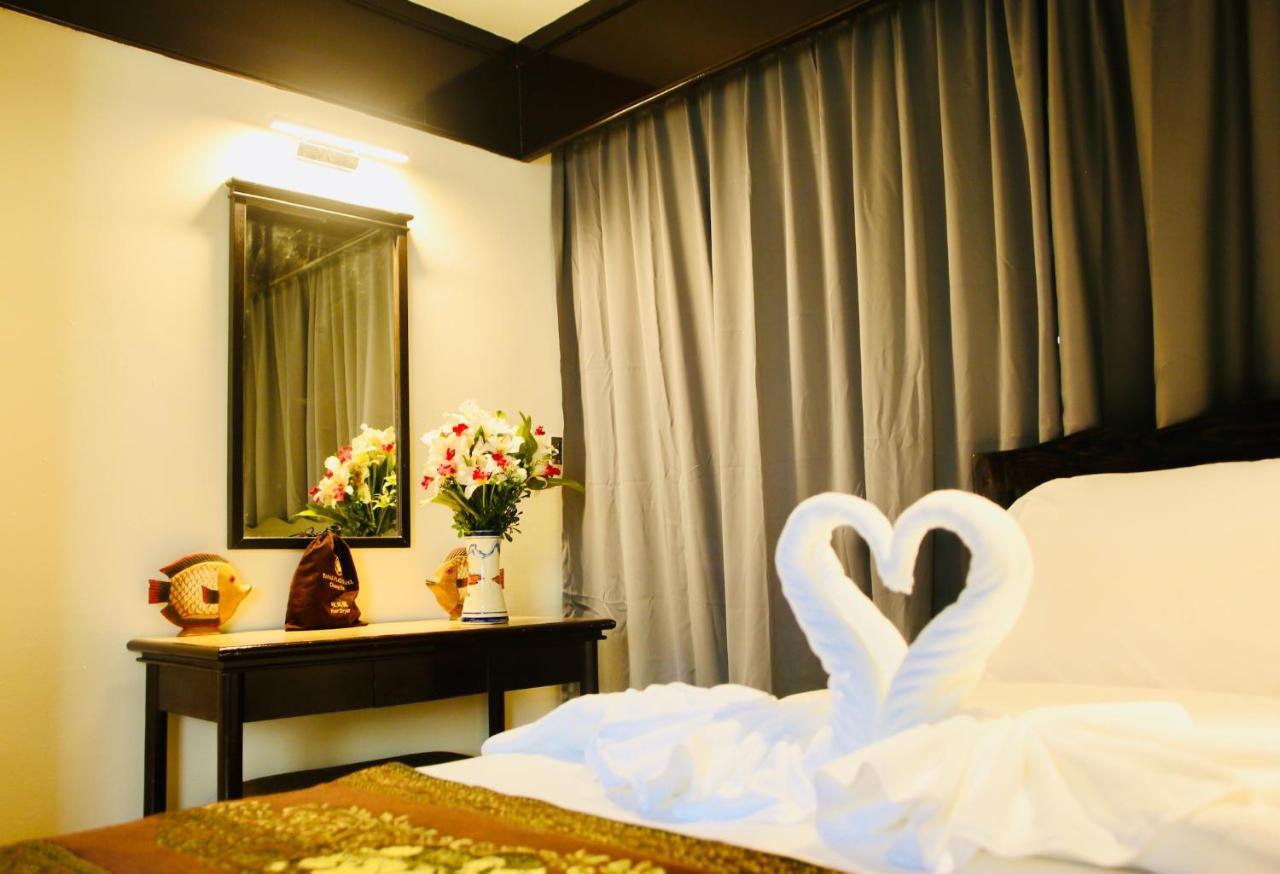 Thapaeplacehotel Chiang Mai Exterior photo