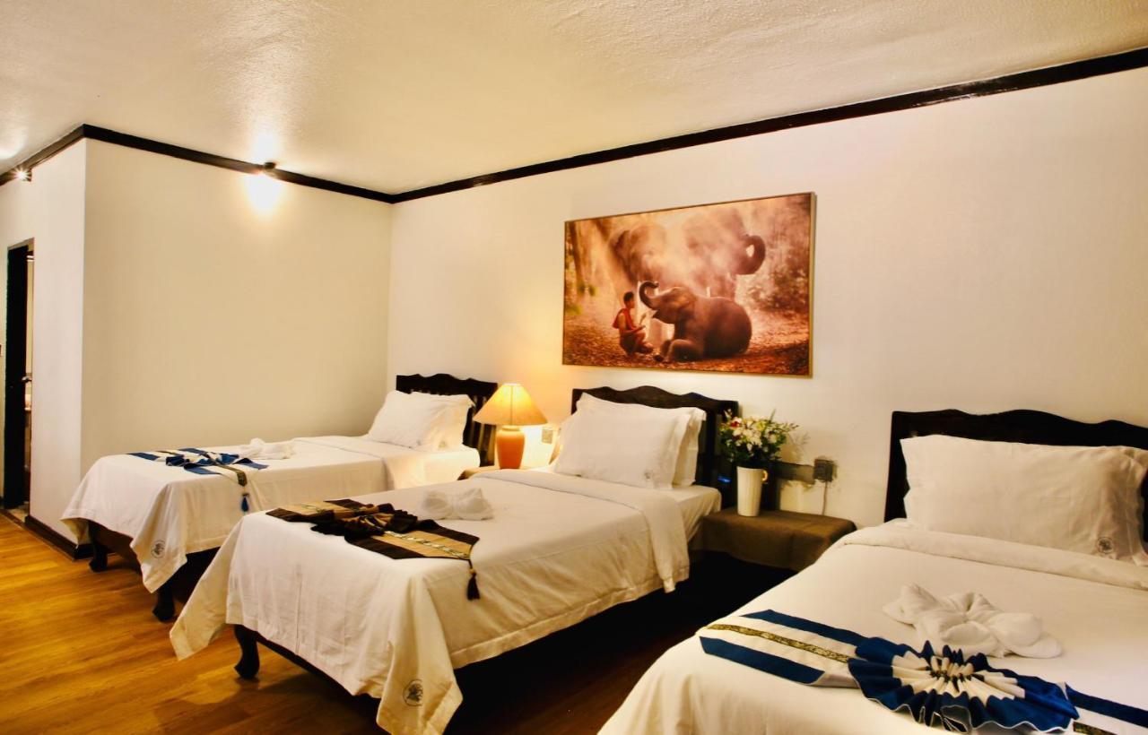 Thapaeplacehotel Chiang Mai Exterior photo