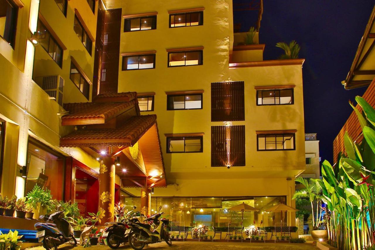 Thapaeplacehotel Chiang Mai Exterior photo