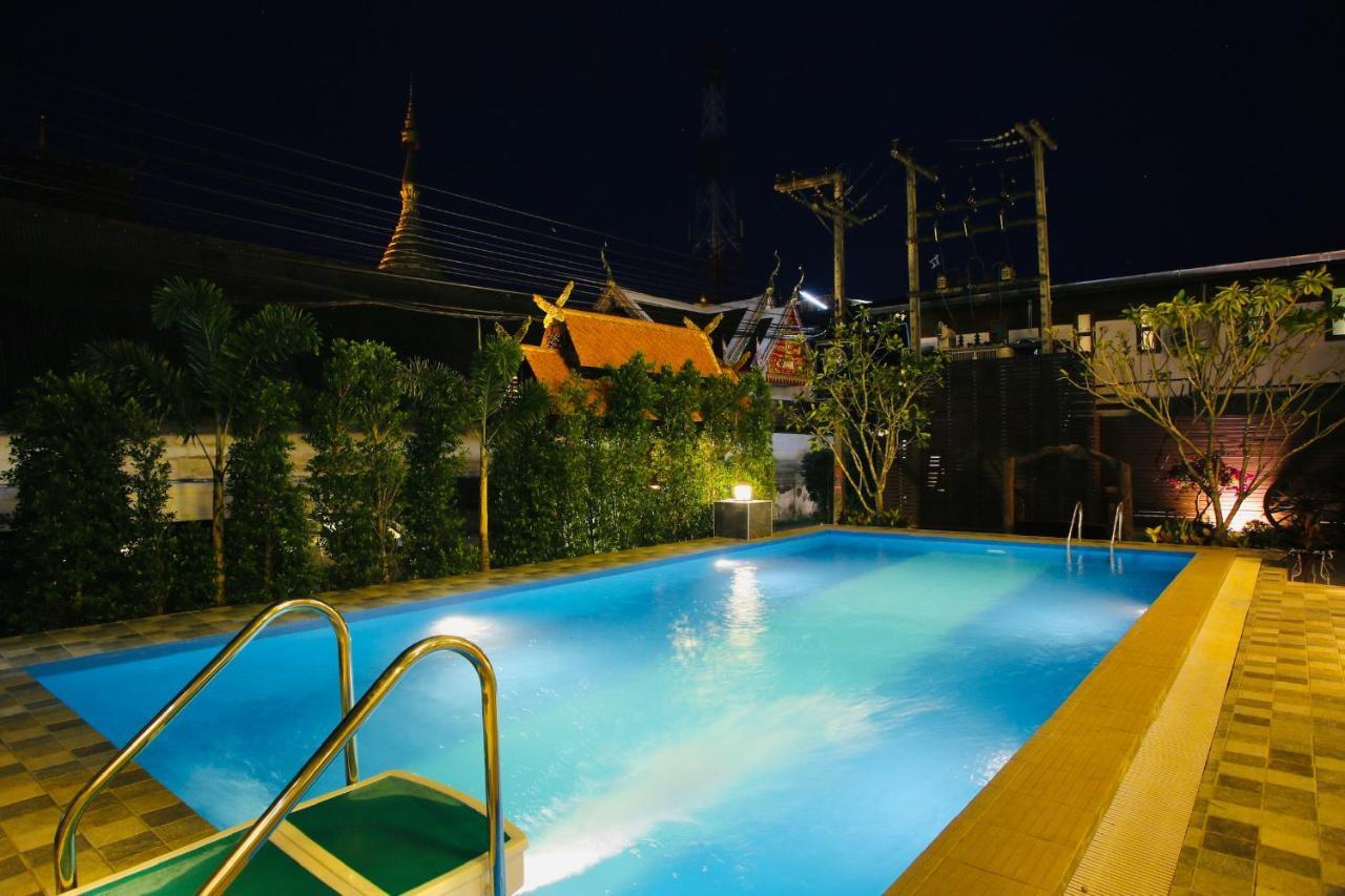 Thapaeplacehotel Chiang Mai Exterior photo