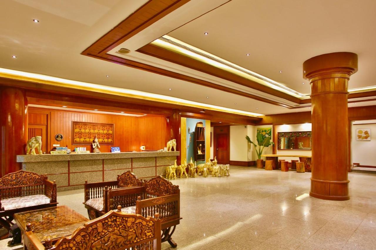 Thapaeplacehotel Chiang Mai Exterior photo
